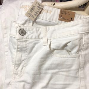 White American Eagle Skinny Jeans